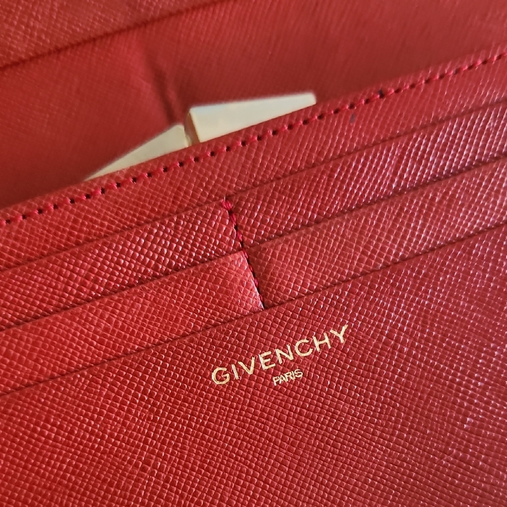 Givenchy Red Kiss LockWallet w/ Elegant Gold Accents..beautiful Classic Wallet - Picture 10 of 10